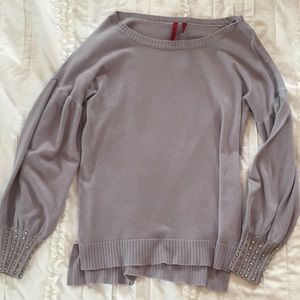 ✨ 2 for $12 ✨ Gray sweater w/ embellished sleeves